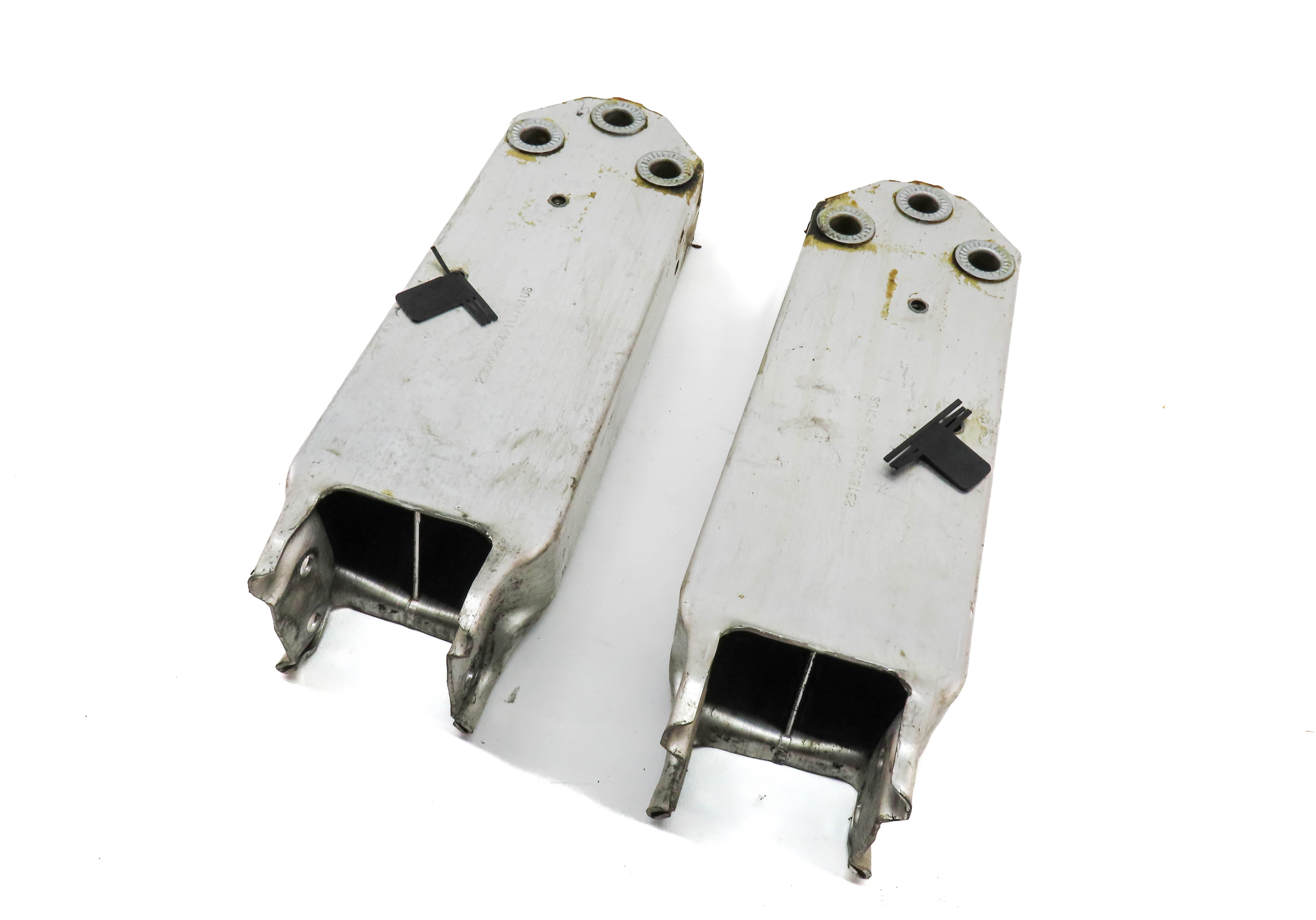 13-15 BMW 7 SERIES (F01) FRONT LEFT RIGHT BUMPER REINFORCEMENT BAR BRACKET SET 2 — exact item pictured